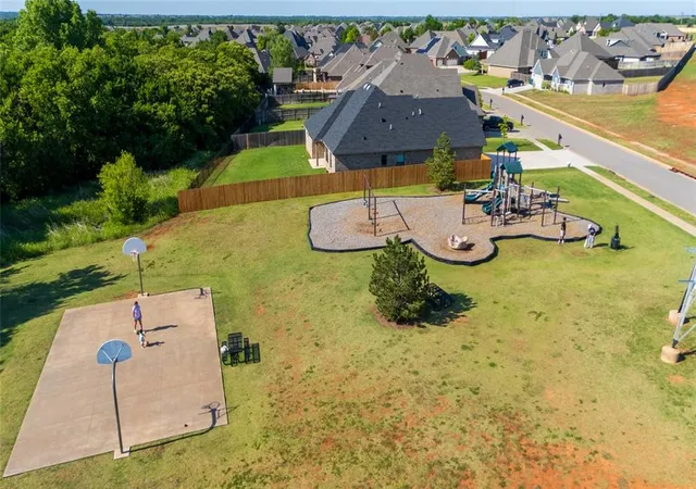 30th image of 14521 Rochefort Ln, Yukon, OK 73099 | MLS# 1228653