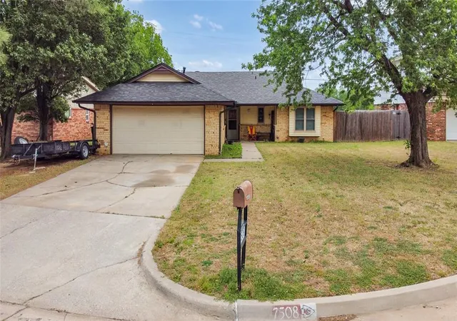 Homes for sale in Oklahoma City, OK | 7508 Eastgate Dr, Oklahoma City, OK 73162 | MLS# 1228671