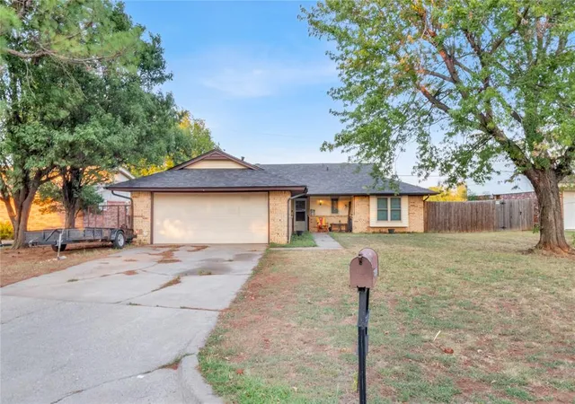 Photo 2 of Sale Pending at 7508 Eastgate Dr, Oklahoma City, OK 73162 | MLS# 1228671 | Listing updated on 2026-08-19