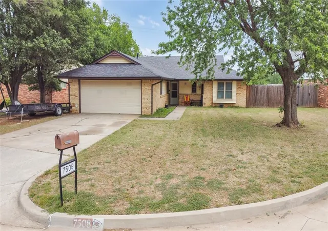 Homes for sale in Oklahoma City, OK | 7508 Eastgate Dr, Oklahoma City, OK 73162 | MLS# 1228671