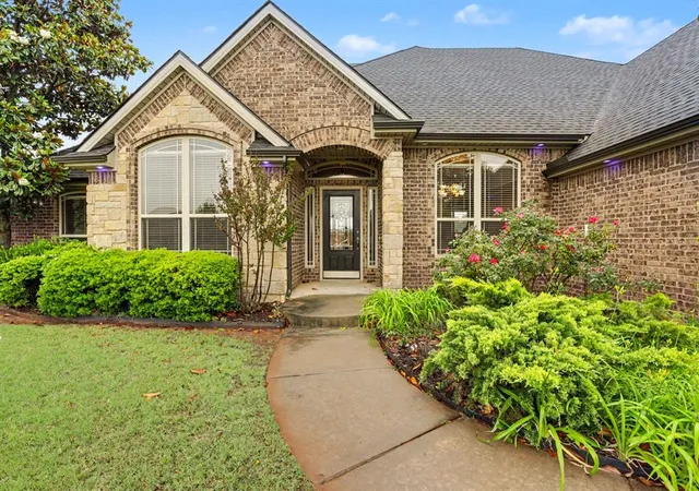 3rd image of 400 S Chardon Dr, Mustang, OK 73064 | MLS# 1228677