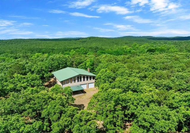 Photo 1 of Single family home for sale at 995 Hidden Oaks Trl, Broken Bow, OK 74728 | MLS# 1228765 | Listing updated on 2026-09-21
