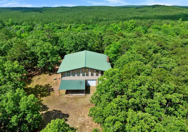 Photo 2 of Single family home for sale at 995 Hidden Oaks Trl, Broken Bow, OK 74728 | MLS# 1228765 | Listing updated on 2026-09-21