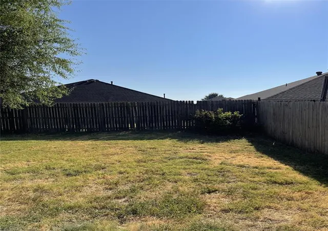 4th image of 2404 Rookhaven Ln, Yukon, OK 73099 | MLS# 1228783
