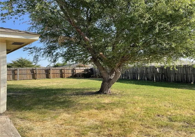 5th image of 2404 Rookhaven Ln, Yukon, OK 73099 | MLS# 1228783