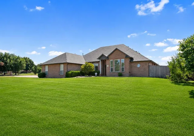2nd image of 1200 Chipper Ln, Edmond, OK 73025 | MLS# 1228849