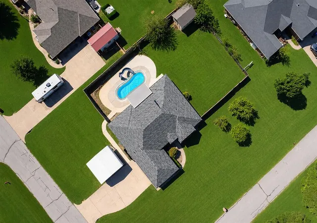38th image of 1200 Chipper Ln, Edmond, OK 73025 | MLS# 1228849