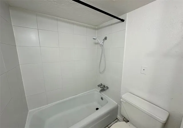 Listing Photo 2 - Condo for sale in building located at 710 NW 17th St, Oklahoma City, OK 73103 - Unit #