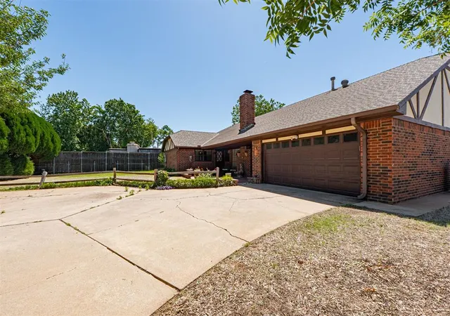 Homes for sale in Oklahoma City, OK | 3231 Stonybrook Rd, Oklahoma City, OK 73120 | MLS# 1228901