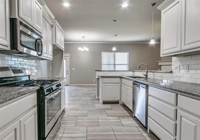4th image of 12712 Nw 5Th St, Yukon, OK 73099 | MLS# 1228907