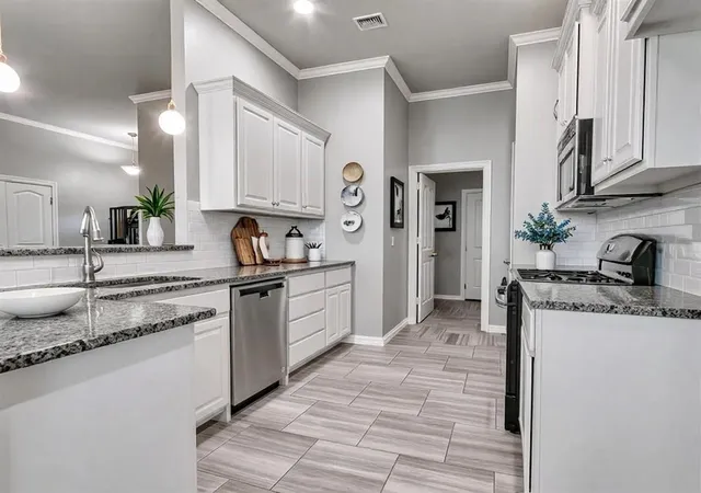 5th image of 12712 Nw 5Th St, Yukon, OK 73099 | MLS# 1228907