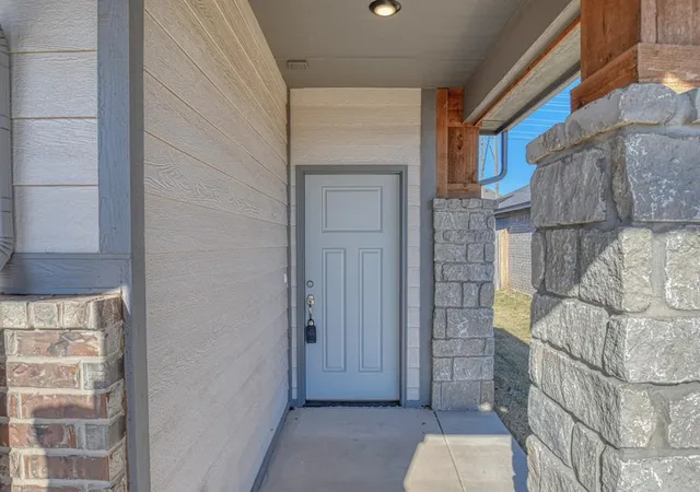 4th image of 12817 Nw 4Th St, Yukon, OK 73099 | MLS# 1228941