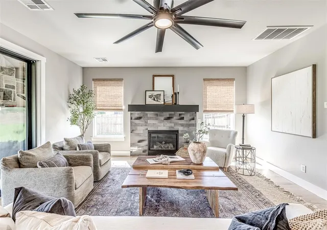Photo 3 of Single family home for sale at 280 Old Farm Rd, Edmond, OK 73034 | MLS# 1228952 | Listing updated on 2026-07-21
