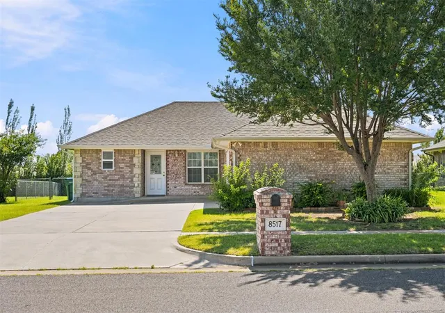 Single family home for sale at 8517 N Phillips Ave, Oklahoma City, OK 73114 | MLS# 1228978