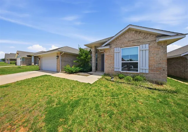 Photo 3 of Single family home for sale at 2115 Arcady Ave, Norman, OK 73026 | MLS# 1228981 | Listing updated on 2026-05-26