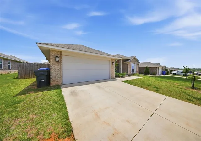 Photo 3 of Single family home for sale at 2115 Arcady Ave, Norman, OK 73026 | MLS# 1228981 | Listing updated on 2026-05-26