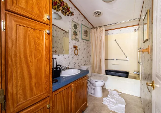 Photo 3 of Sale Pending at 13033 Forest Fox Rd, Edmond, OK 73034 | MLS# 1229024 | Listing updated on 2026-06-24