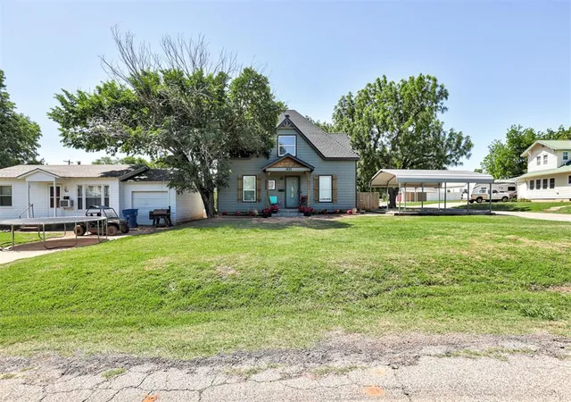 3rd image of 1823 W Mansur, Guthrie, OK 73044 | MLS# 1229044