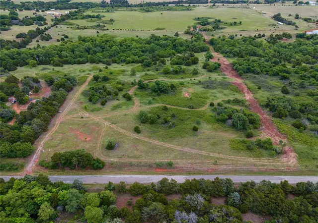 Homes for sale in Crescent, OK | 8416 N May Ave, Crescent, OK 73028 | MLS# 1229074
