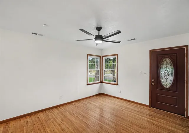 Photo 4 of Single family home for sale at 522 E Steed Dr, Oklahoma City, OK 73110 | MLS# 1229087 | Listing updated on 2026-10-02