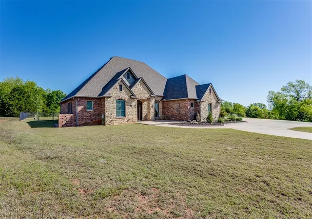 image of 33410 Pecan Grove Rd, Shawnee, OK 74804 | MLS# 1229152