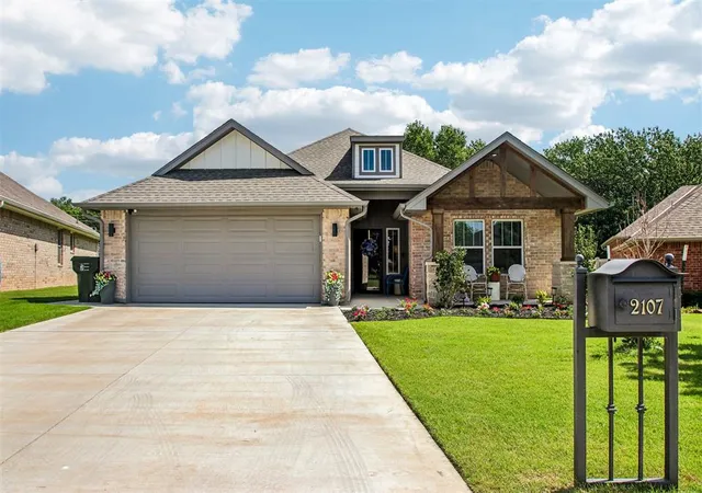2nd image of 2107 Turtle Creek Wy, Norman, OK 73071 | MLS# 1229207