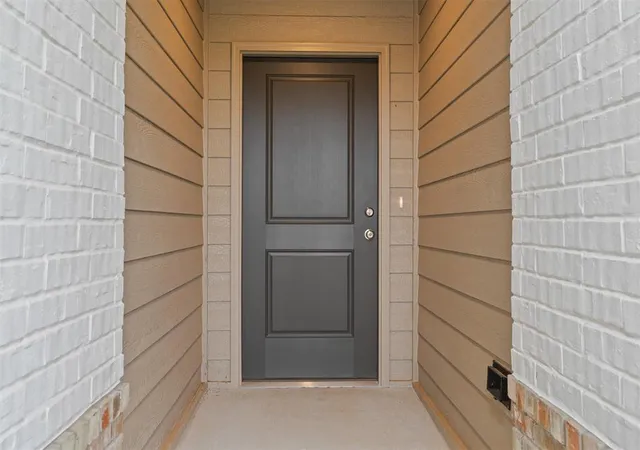 Photo 3 of Single family home for sale at 348 Woodrock St, Harrah, OK 73045 | MLS# 1229211 | Listing updated on 2026-08-26