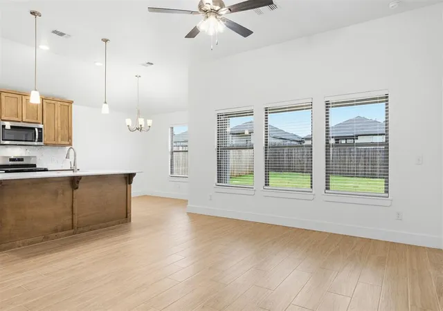 Photo 4 of Single family home for sale at 348 Woodrock St, Harrah, OK 73045 | MLS# 1229211 | Listing updated on 2026-08-26