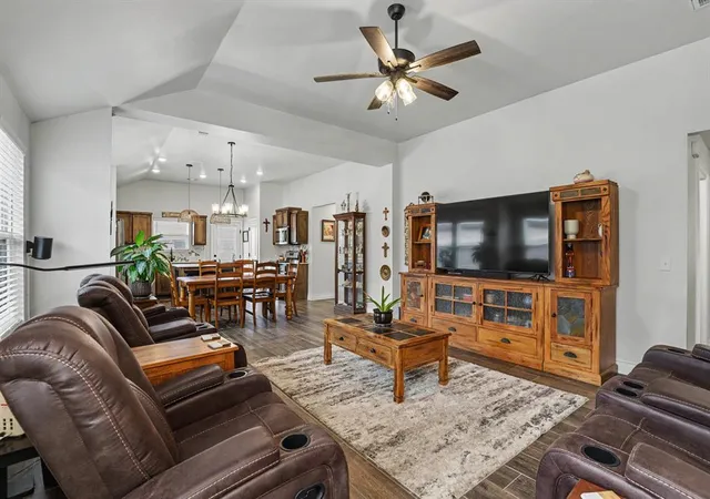 2nd image of 620 Caladium St, Yukon, OK 73099 | MLS# 1229233