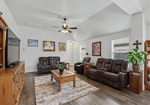 3rd image of 620 Caladium St, Yukon, OK 73099 | MLS# 1229233