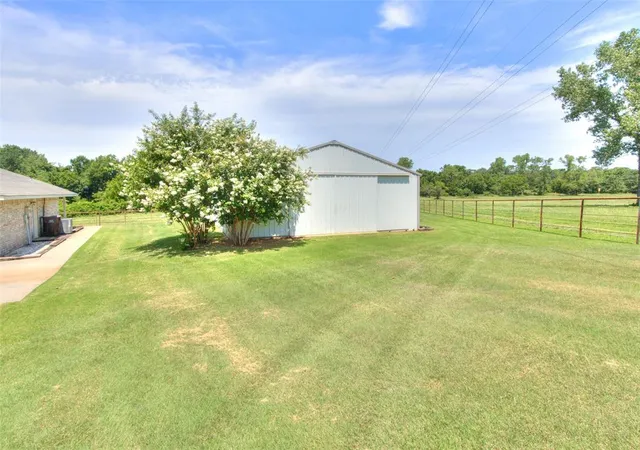 Homes for sale in Mc Loud, OK | 46 Shady Grove Rd, Mc Loud, OK 74851 | MLS# 1229277