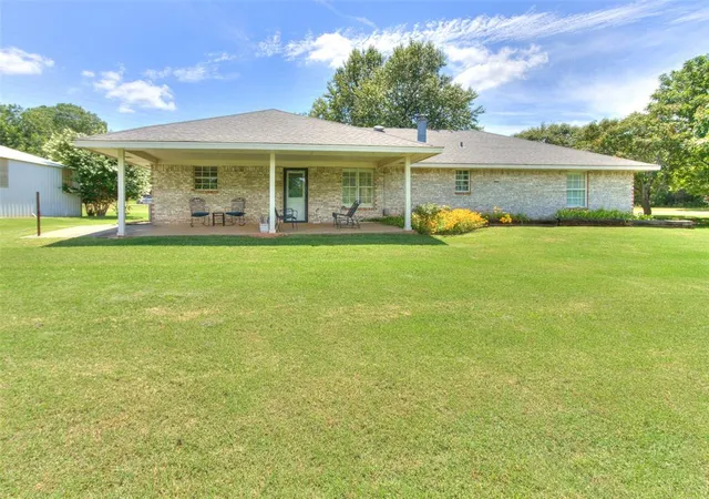 Homes for sale in Mc Loud, OK | 46 Shady Grove Rd, Mc Loud, OK 74851 | MLS# 1229277