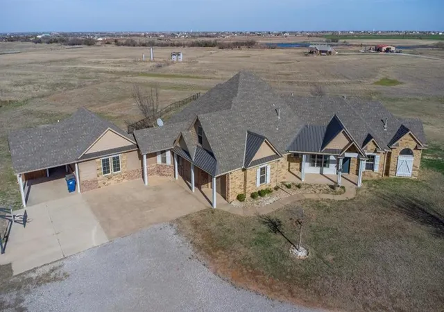 Homes for sale in Piedmont, OK | 7146 Ne Mustang Rd, Piedmont, OK 73078 | MLS# 1229292