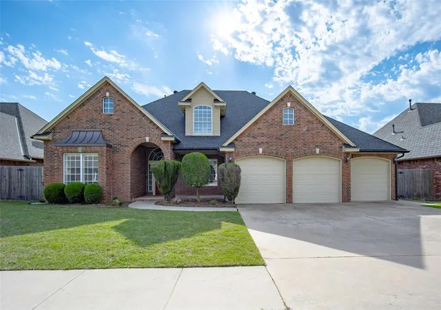 Photo 1 of Single family home for sale at 1005 Bentbrook Pl, Norman, OK 73072 | MLS# 1229365 | Listing updated on 2026-09-23