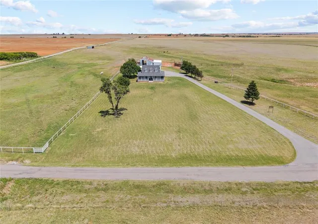 Homes for sale in Cordell, OK | 12010 N 2260 Rd, Cordell, OK 73632 | MLS# 1229366