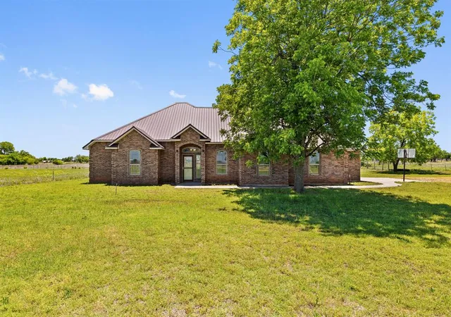 Photo 3 of Single family home for sale at 1251 County Rd 1390, Chickasha, OK 73018 | MLS# 1229427 | Listing updated on 2026-09-03