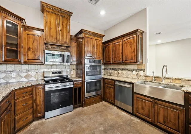 Photo 4 of Single family home for sale at 1251 County Rd 1390, Chickasha, OK 73018 | MLS# 1229427 | Listing updated on 2026-09-03