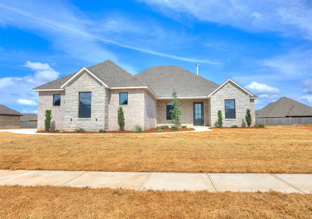2nd image of 1104 Jozie Wy, Tuttle, OK 73089 | MLS# 1229428