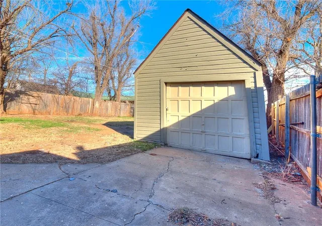 37th image of 2505 Nw 22nd St, Oklahoma City, OK 73107 | MLS# 1229556