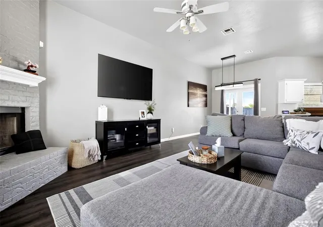 Photo 3 of Sale Pending at 321 W 7th Street, Edmond, OK 73003 | MLS# 1229574 | Listing updated on 2026-08-12