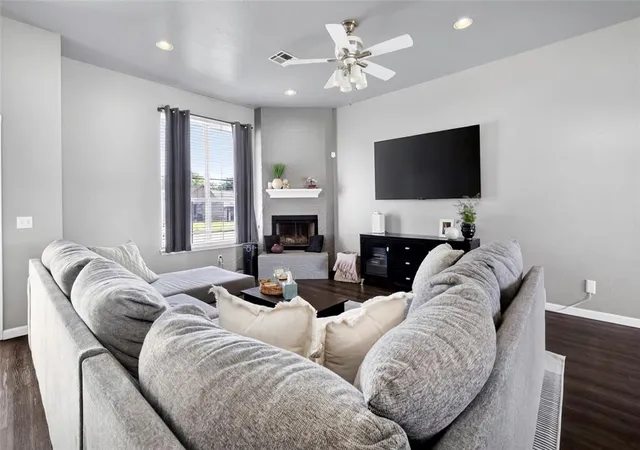Photo 4 of Sale Pending at 321 W 7th Street, Edmond, OK 73003 | MLS# 1229574 | Listing updated on 2026-08-12