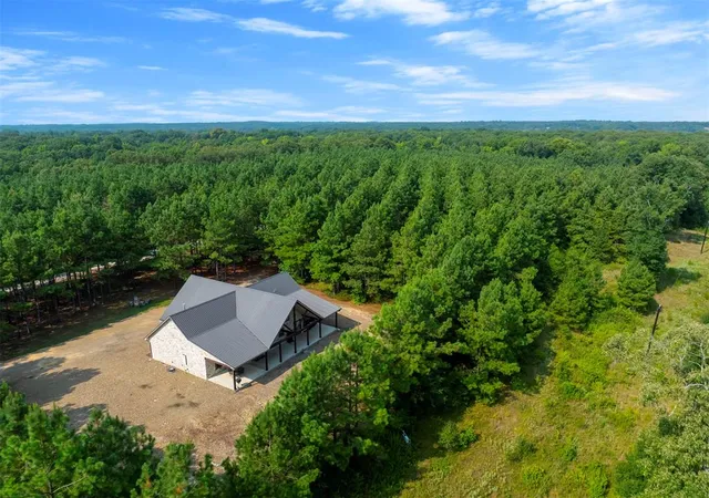 2nd image of 389 Overcup Acorn Trl, Broken Bow, OK 74728 | MLS# 1229598