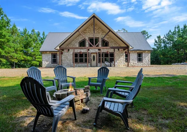 Photo 3 of Single family home for sale at 389 Overcup Acorn Trl, Broken Bow, OK 74728 | MLS# 1229598 | Listing updated on 2026-09-21