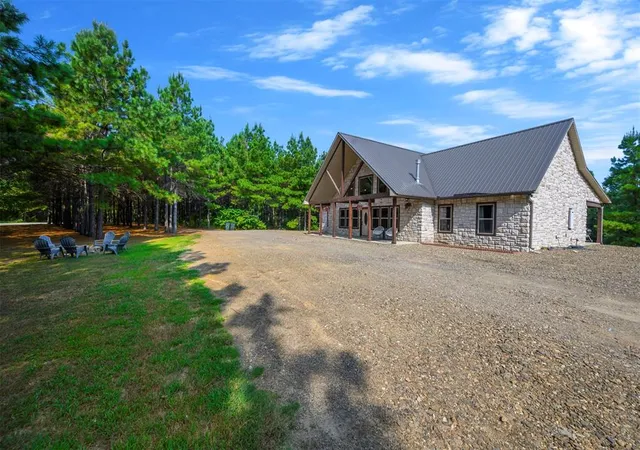 Photo 4 of Single family home for sale at 389 Overcup Acorn Trl, Broken Bow, OK 74728 | MLS# 1229598 | Listing updated on 2026-09-21