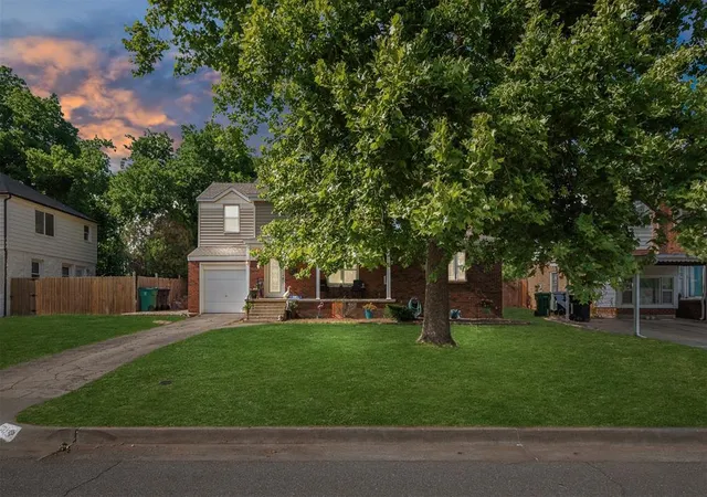 2nd image of 2713 Nw 42nd St, Oklahoma City, OK 73112 | MLS# 1229619