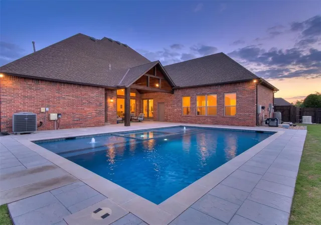 Homes for sale in Yukon, OK | 1200 Canteberry Dr, Yukon, OK 73099 | MLS# 1229644