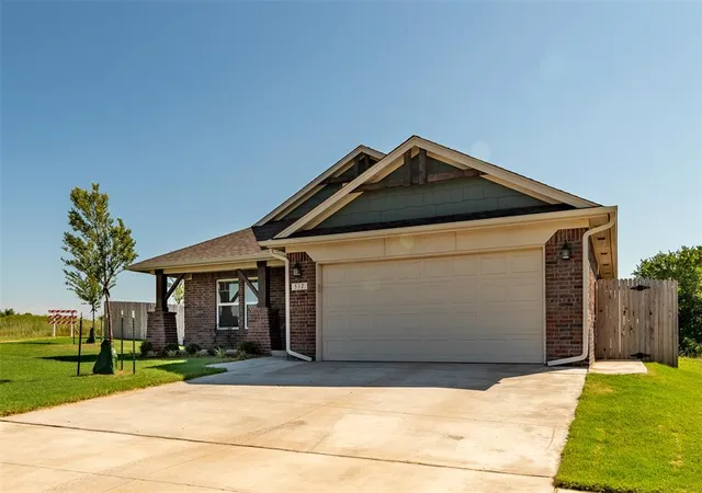 1st image of 517 Prairie Dr, Guthrie, OK 73044 | MLS# 1229702