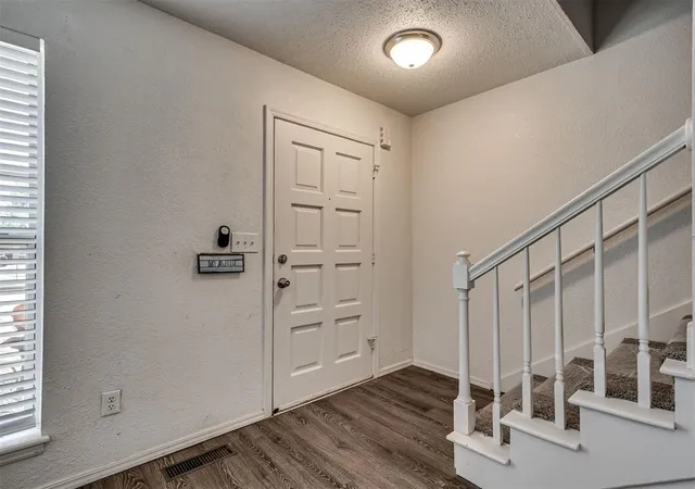 Photo 4 of Sale Pending at 3039 W Wilshire Blvd, Oklahoma City, OK 73116 | MLS# 1229704 | Listing updated on 2026-10-08