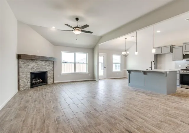 Photo 3 of Sale Pending at 4015 Abingdon Dr, Norman, OK 73026 | MLS# 1229709 | Listing updated on 2026-07-29
