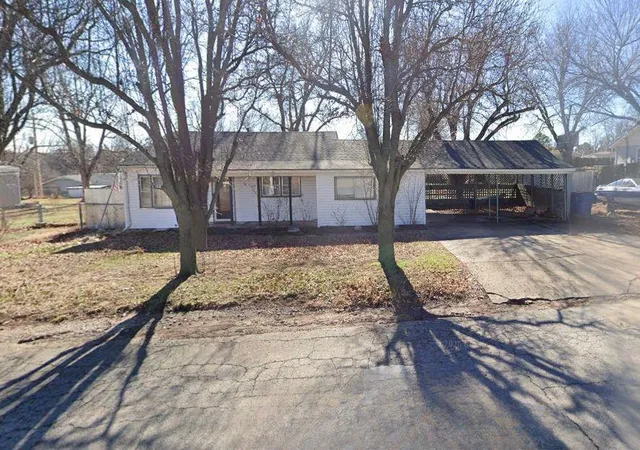 1st image of 1017 Grand Ter, Chickasha, OK 73018 | MLS# 1229715